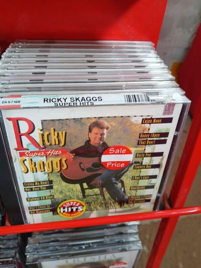 American Country music CD's (OVER 450 CDs)