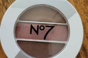 No 7 eyeshadow trio