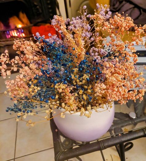 Pottery Flower Pot - Dried Flowers included.