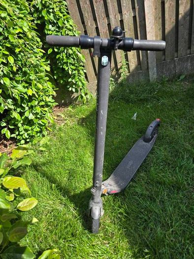 Ninebot E25E scooter