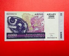 Madagascar.  1000 Francs  2004   PICK  89a  ( Uncirculated )