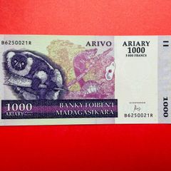 Madagascar.  1000 Francs  2004   PICK  89a  ( Uncirculated )