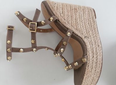 Studded shoes
