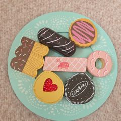 Le Toy Van Wooden Biscuits Cookies Set
