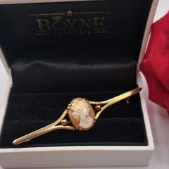 Vintage 9ct gold cameo brooch