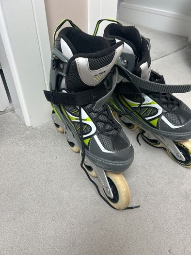 Roller blades