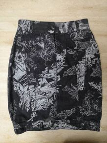 Ladies Moschino Printed Denim Skirt Waist 26"