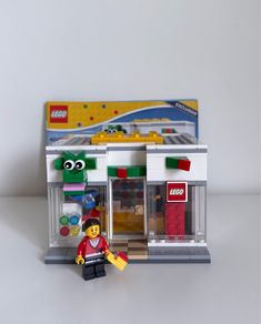 LEGO 40145 Brand Retail Store