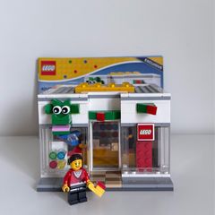 LEGO 40145 Brand Retail Store