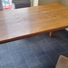 Kitchen table and 6 chairs