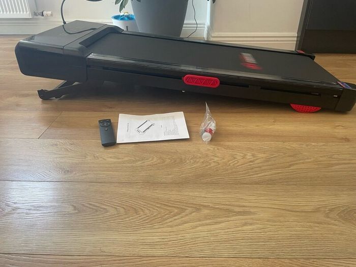 Walking and running incline treadmill