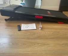 Walking and running incline treadmill