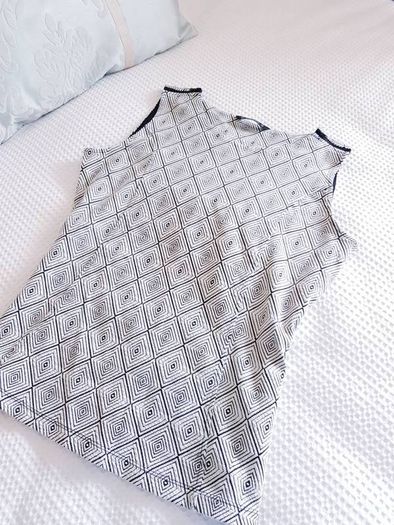 Black & White Sleeveless Top - Size 14