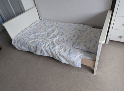 Cotbed