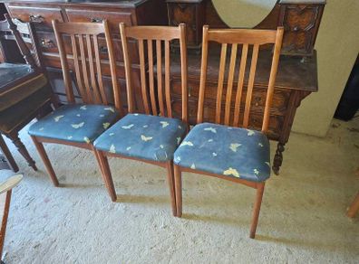 3 No dining chairs