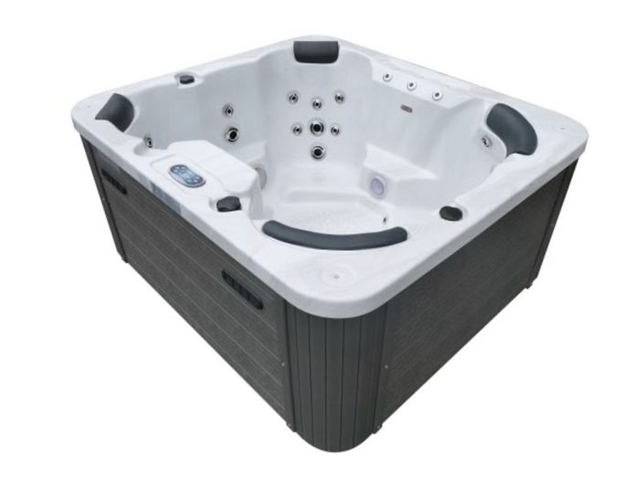 Brand New Georgia Bluetooth 4-6 Person Hot Tub