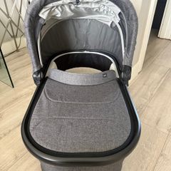 Uppababy carrycot V3 - Greyson