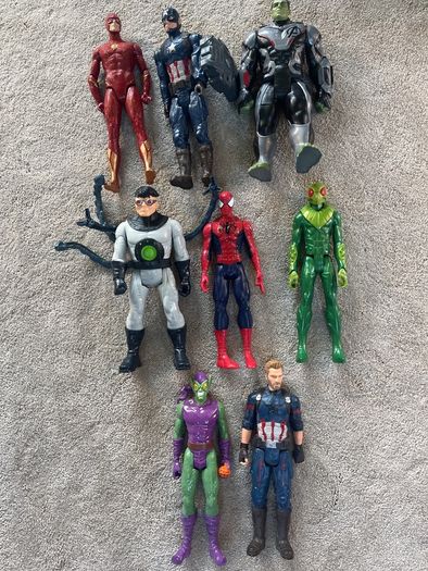 8 x Marvel Superhero and Villain figures