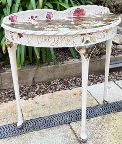 DemiLune Table