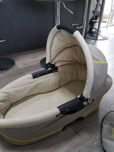 Quinny Buzz buggy and carry cot