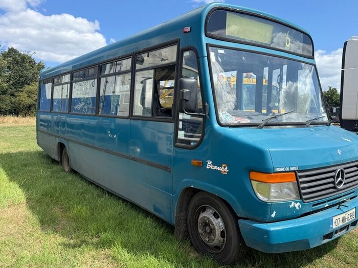 Mercedes 0813