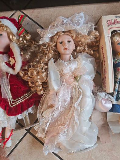 vintage porcelain dolls job lot perfect condition with certificates
