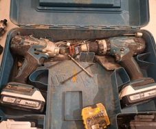 Makita G series Kit ( with 3 batteries & charger)