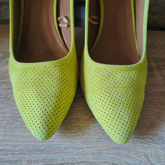 Yellow  Suede High Heels, size 6