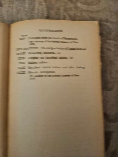 Digging Up The Past. By Sir Leonard Woolley. 32 Illustrations.  Paperback In Good Condition.  See Photos For Same.