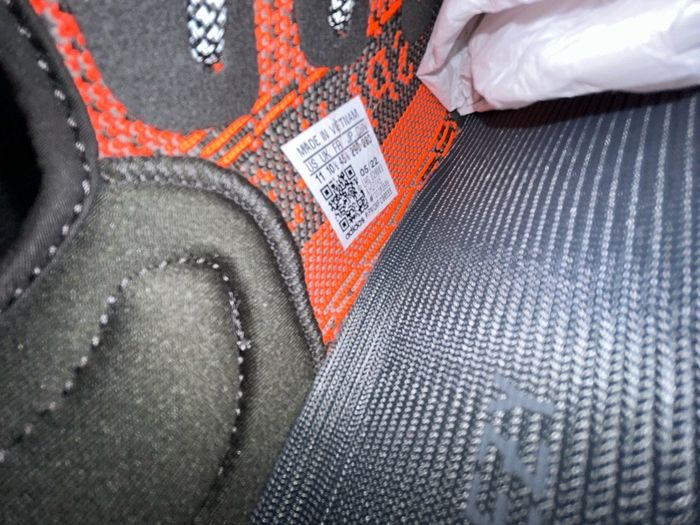 Yeezy Boost 350 V2 Carbon Beluga 10.5UK
