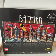 LEGO Batman Gotham City Skyline 76271