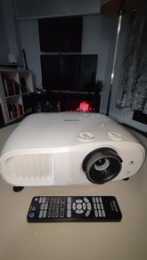 Epson Eh-tw7000 Projector, 4k, Wifi, Bluetooth, 3000 Ansi Lumens