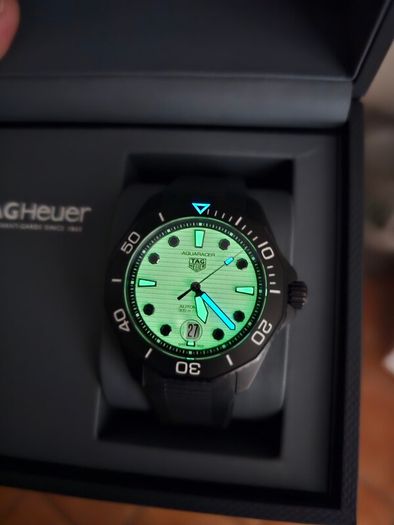 tag heuer aquaracer night diver