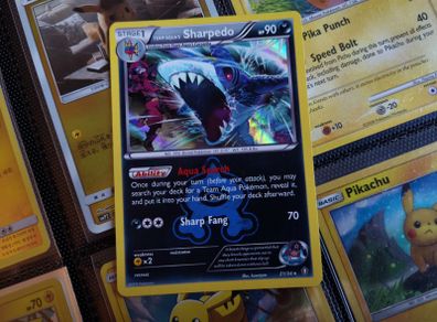 Team Aqua's Sharpedo ! Holo Rare ! from Double Crisis Set ! 2015 ! Pokemon Card !