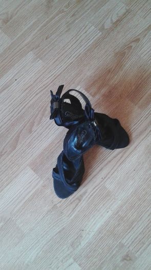 New look black lovely shoes