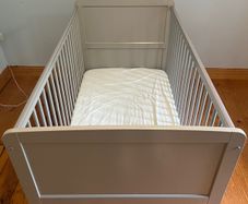 Baby cot bed & toddler bed with mattress