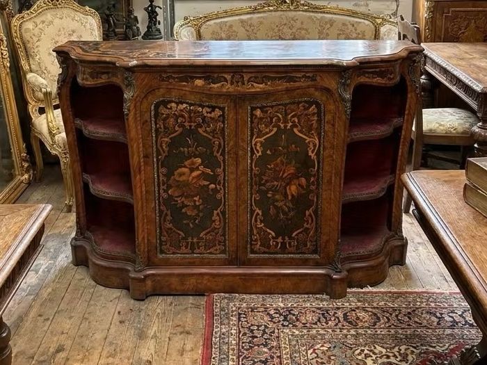 Absolutely stunning piece of furniture.