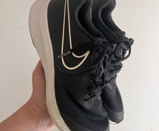 Black Nike Unisex Runners