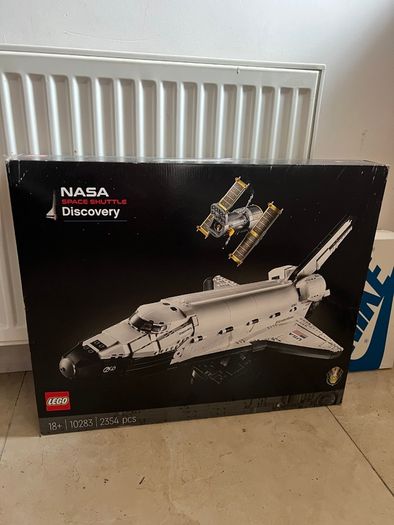LEGO NASA Space Shuttle Discovery 10283