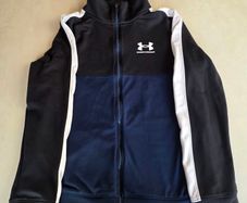 Boy's Underarmour tracksuit size L