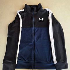 Boy's Underarmour tracksuit size L