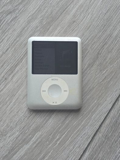 iPod Nano 3rd Gen 4gb (Free Post)