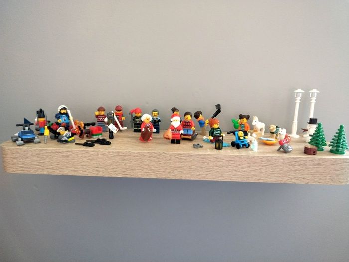 LEGO Winter Village Accessories and Mini Figures Bundle 2