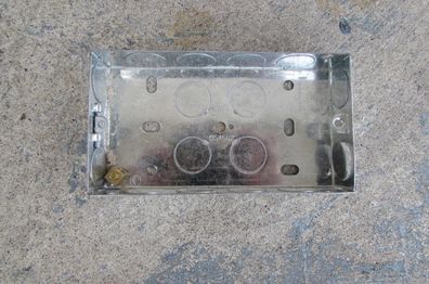 2 Gang Flush Metal Boxes x 20 for Sale