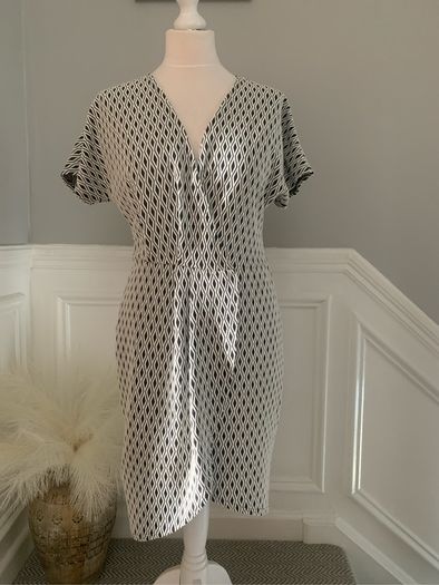 Black & White dress. Size 12