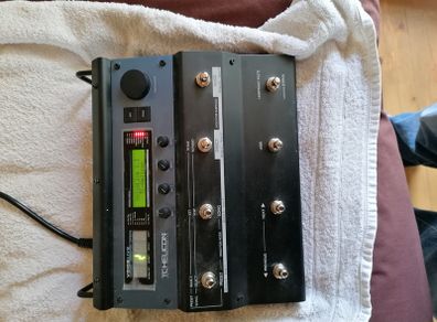 TC Helicon TFW001 Acoustic Guitar Vocal processor Voicelive harmony