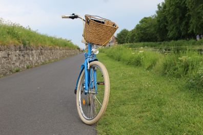Blue Ladies Bike 26 inch City Bike Shimano 6 Speed  Basket and Lights
