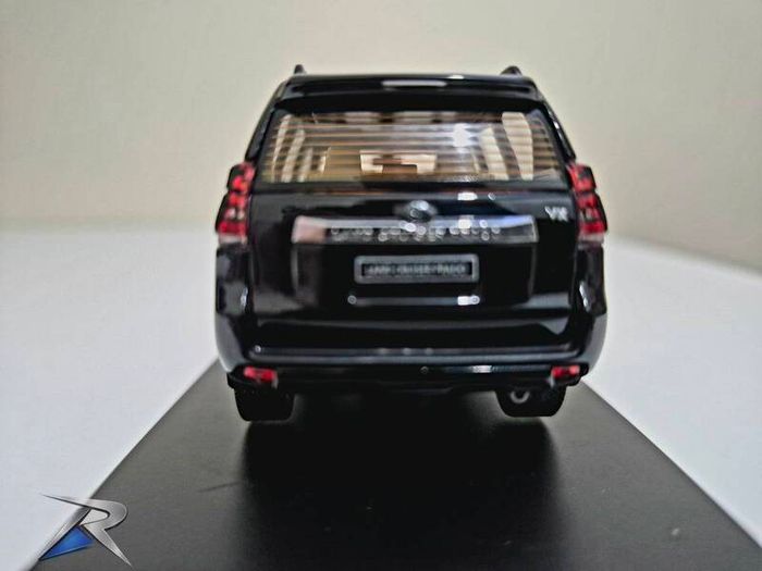 1:43 Toyota Land Cruiser Prado -Black