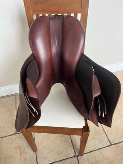 17.6 UCHA Jump/GP Saddle