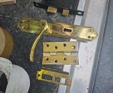 interior door handles /locks /hinges 15 in total